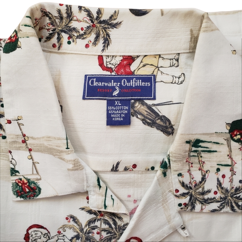 Clearwater Outfitters Christmas print button down EUC